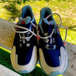 Adidas x Star Wars Big kids sneakers size 6